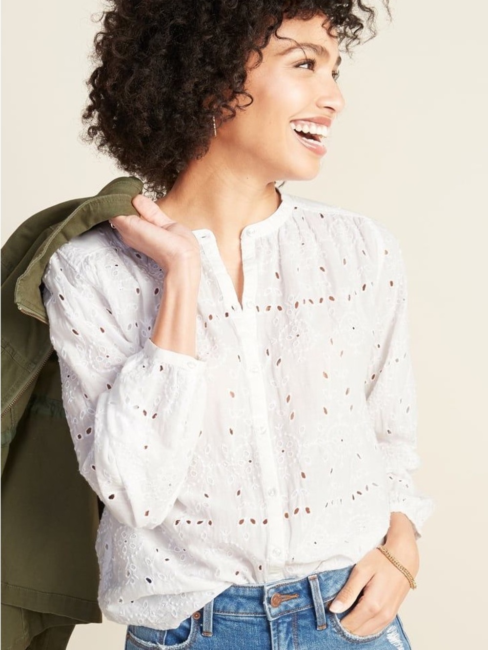 Old Navy white eyelet embroidered button down blouse Size M